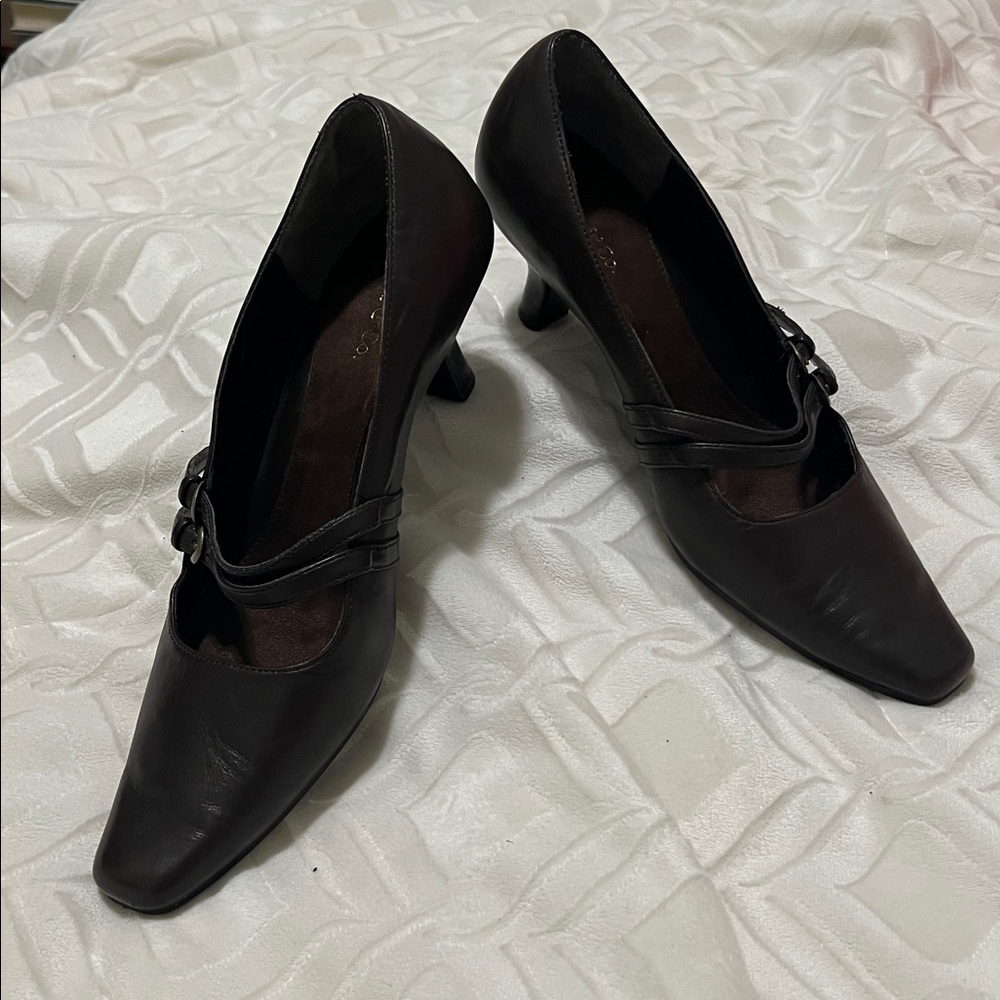 Chocolate Brown Leather Kitten Heels